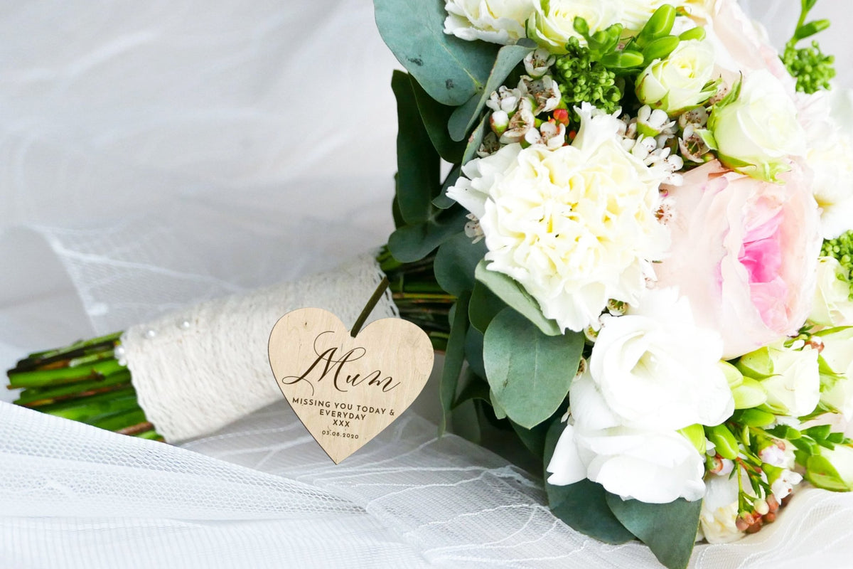 Wedding Bouquet Charms: 15 Ways to Personalize Your Bouquet