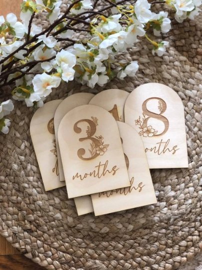 Floral baby milestone monthly set