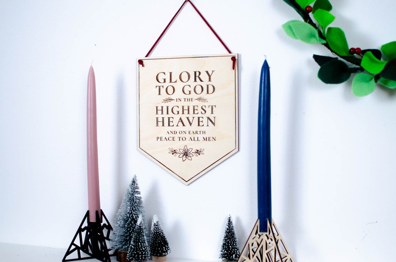 Glory to God wooden wall banner