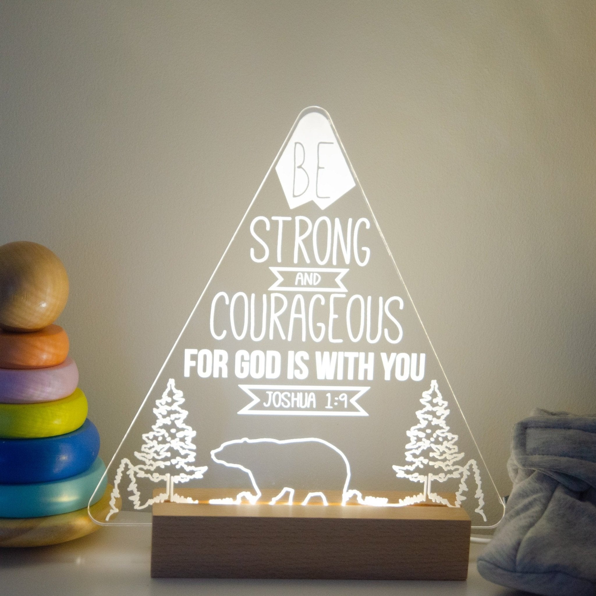 Mountain Be Strong & Courageous night light design