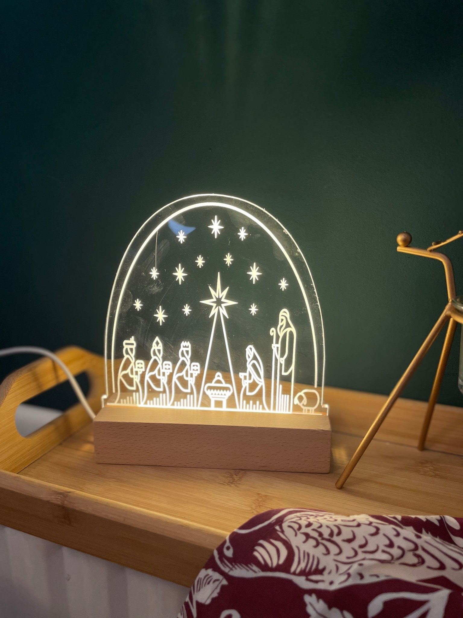 Nativity outline engraved light design