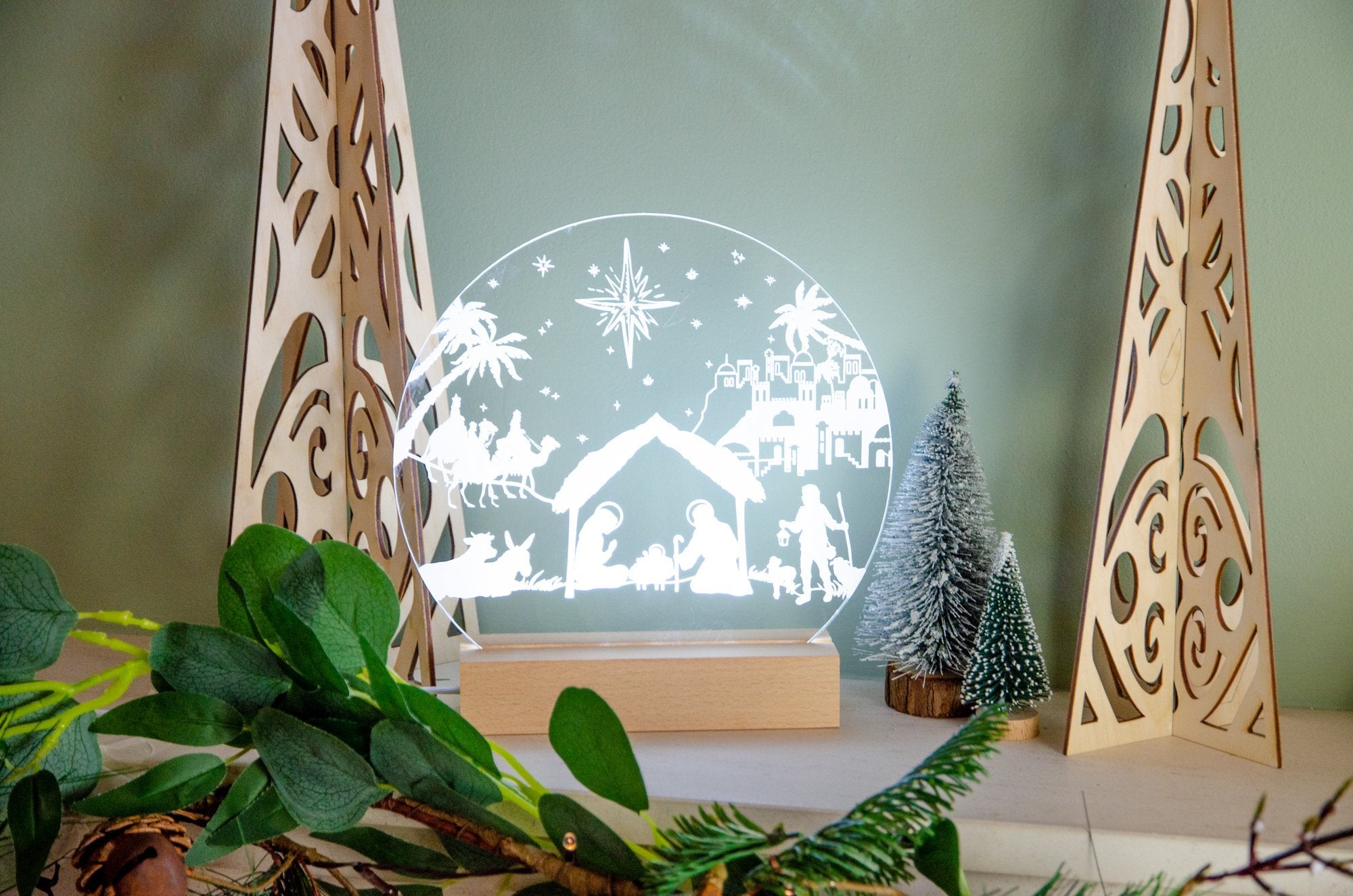 Nativity Scene engraved light design