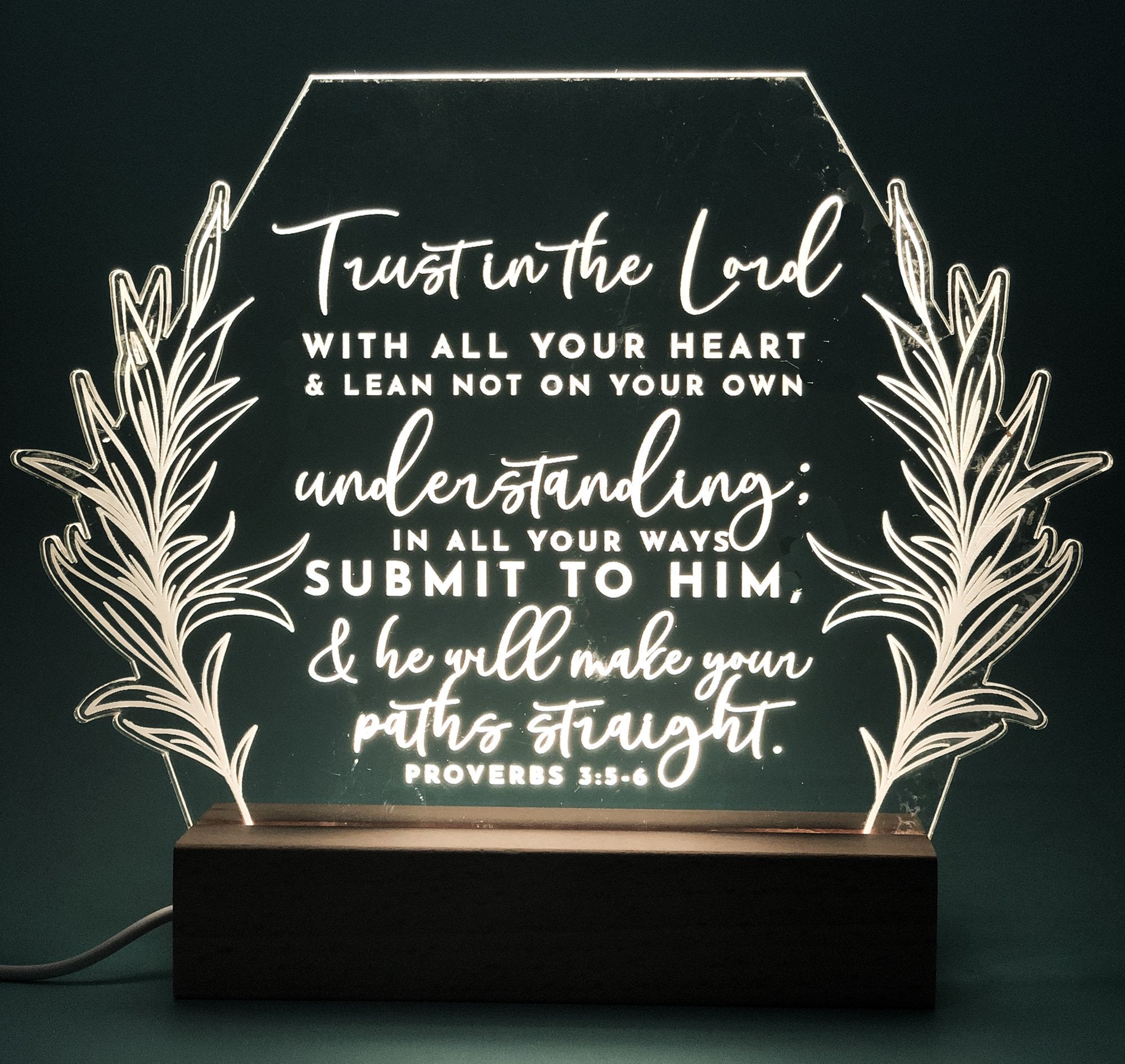 Trust in the Lord leaf light design